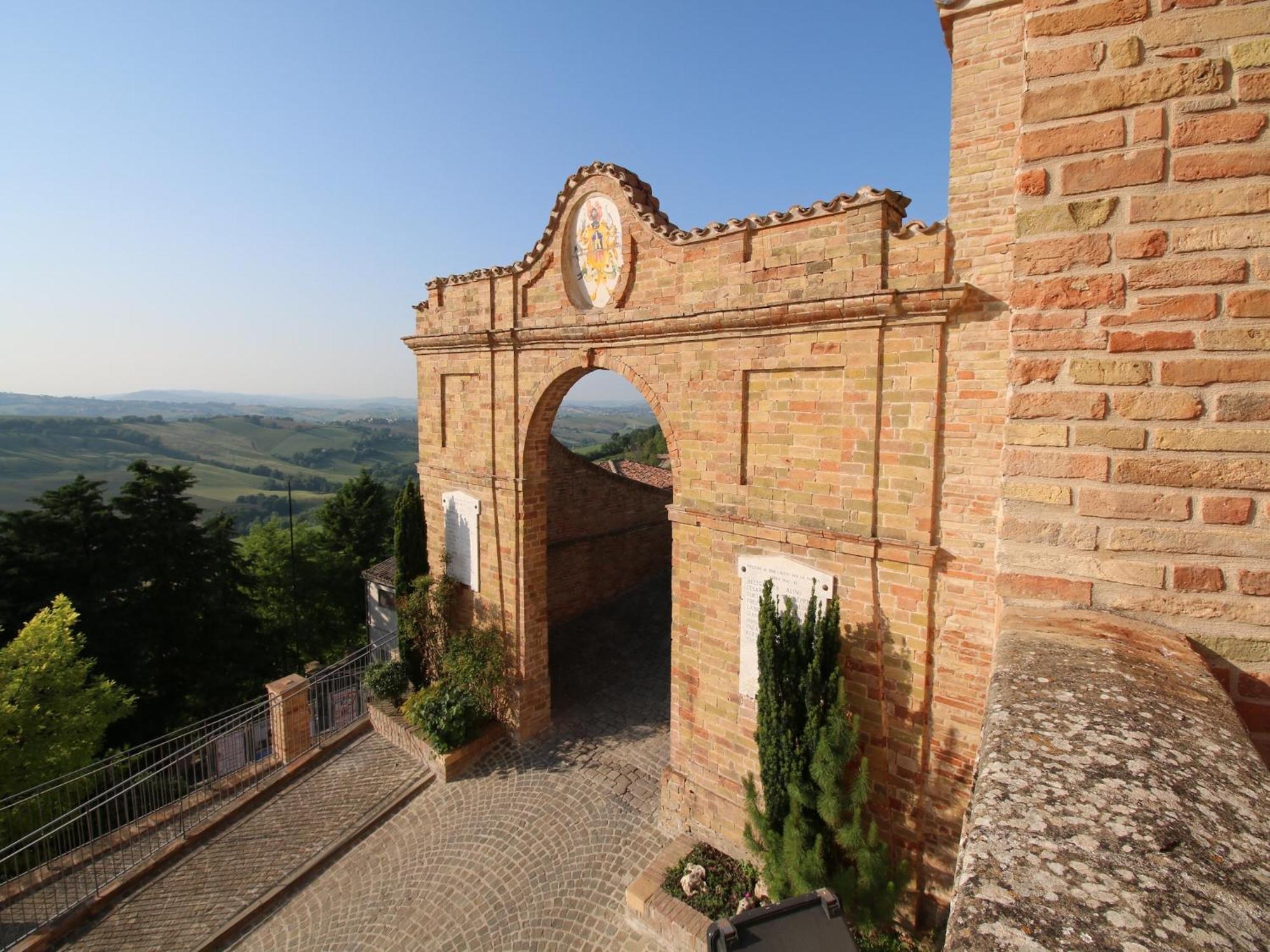Nice Flat In Arcevia With Swimming Pool Exterior photo
